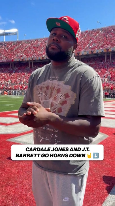 Cardale Jones and J.T. Barrett go horns down 🤘⬇️