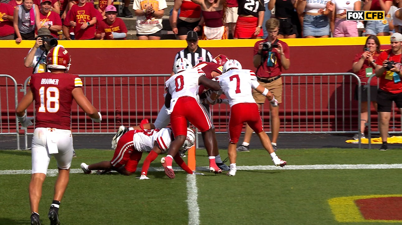 Iowa State's Rocco Becht finds Gabe Burkle for a 16-yard touchdown