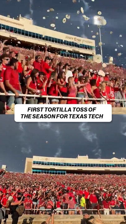The first tortilla toss of Texas Tech's season!