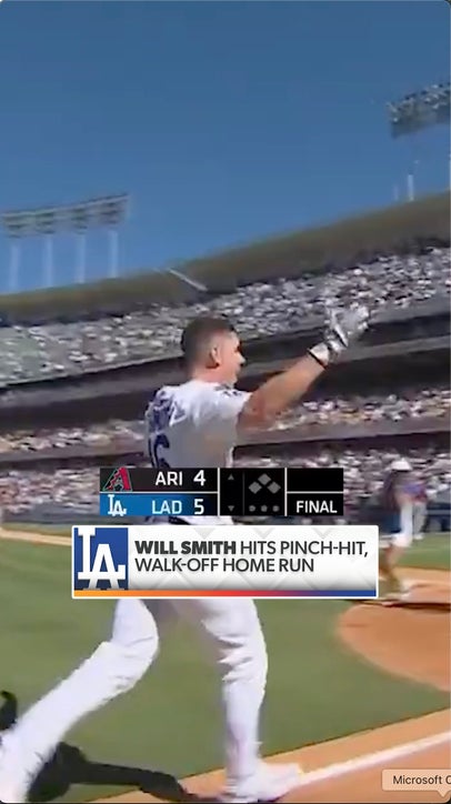 Dodgers' Will Smith send them home 💥