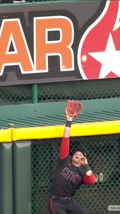 Reds' TJ Friedl robs Brandon Nimmo of a home run 😳