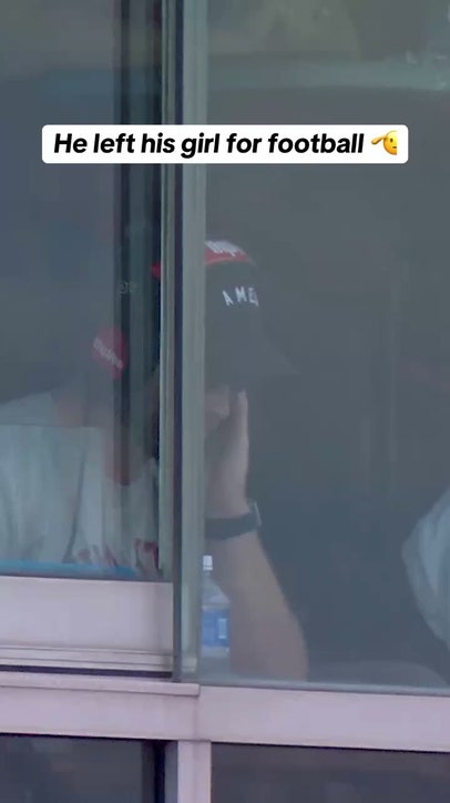 Football > Having a GF 🤣