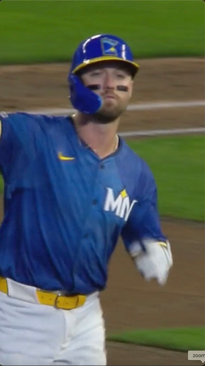 CLEMENS THREE HOMER DAY! 💪