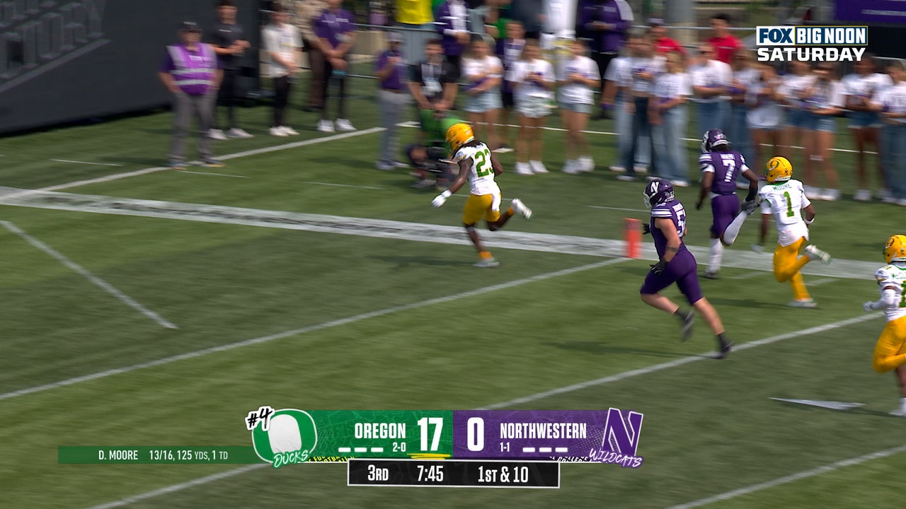 Dierre Hill Jr. breaks free for 66-yard TD to extend Oregon’s lead over Northwestern