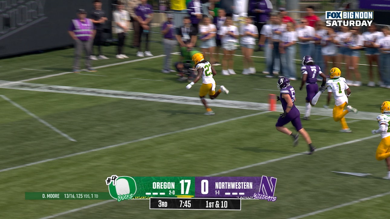 Dierre Hill Jr. breaks free for 66-yard TD to extend Oregon’s lead over Northwestern