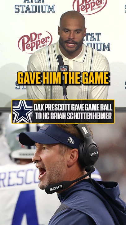 Dak Prescott shows love to his HC 🏈