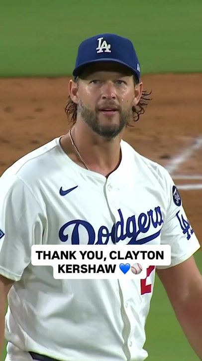 💙 Clayton Kershaw finishes with strikeout 