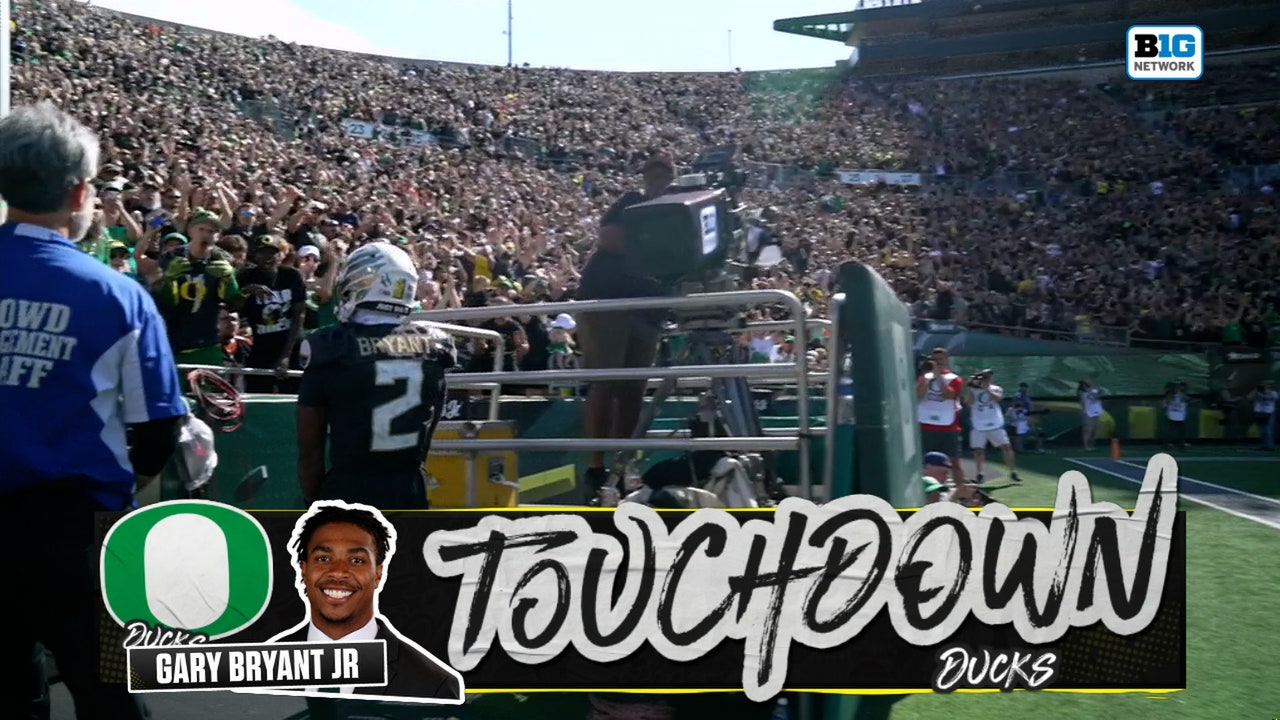 Dante Moore finds Gary Bryant Jr. for a 49-yard TD, extending Oregon lead over Oregon State