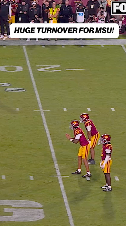 USC fumble and Michigan State comes up with it for the turnover!😱