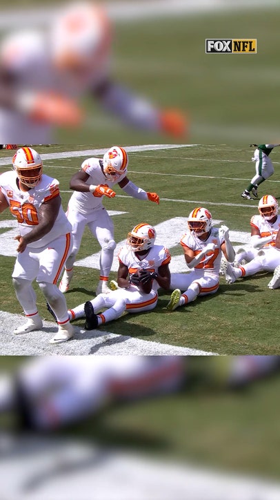 Bucs' celly after the pick-6 🔥