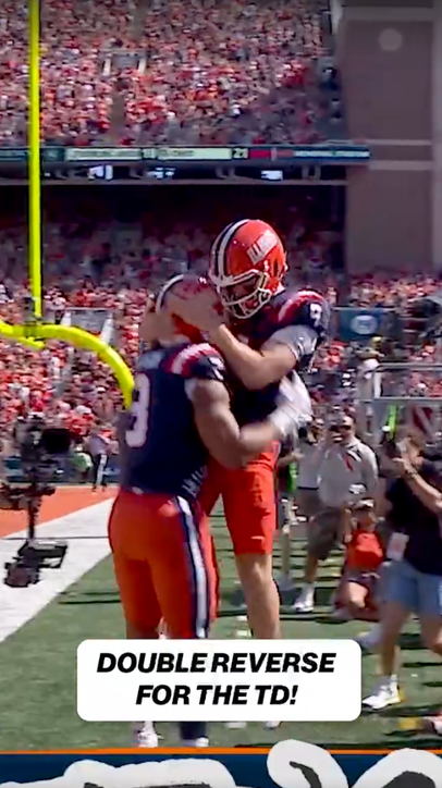 The Fighting Illini take back the lead with THIS TD 😮‍💨