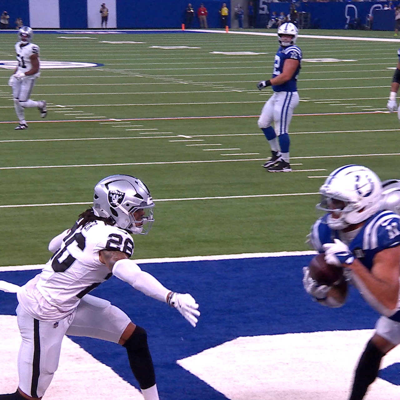 Daniel Jones finds Michael Pittman for four-yard TD, extending