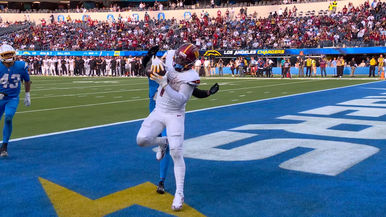 Jayden Daniels finds Deebo Samuel for 8-yard TD, sealing Commanders' win over Chargers | NFL Highlights