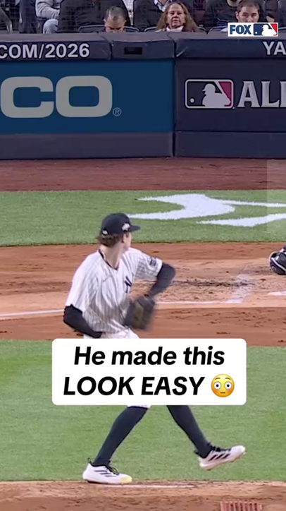 Anthony Volpe with the Willie Mays basket catch 👀