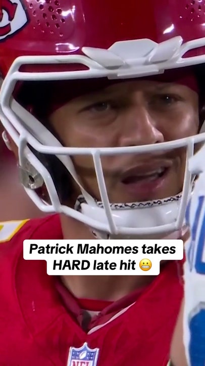 Mahomes was not happy about this hit 😡