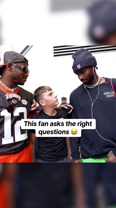 Fan Asks Shedeur Sanders the best question 🤣