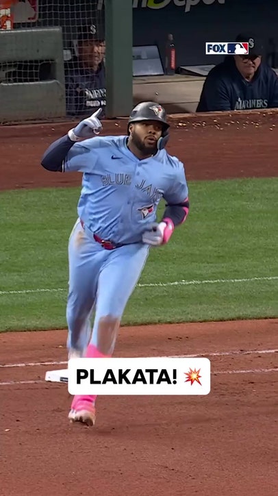 Vladdy gets in on the scoring to make it 7-2 Blue Jays! 💪