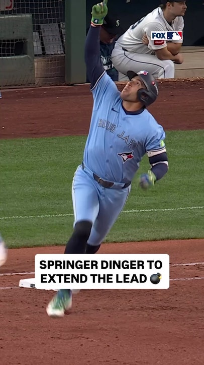 George Springer has tied Bernie Williams for 4th on the all-time postseason home runs! 👏