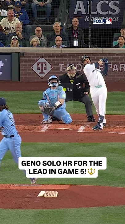 Eugenio Suárez CRUSHES one for the lead! 🔥