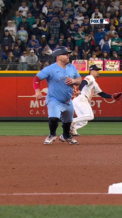 Slowest man in MLB was huffin and puffin 💨