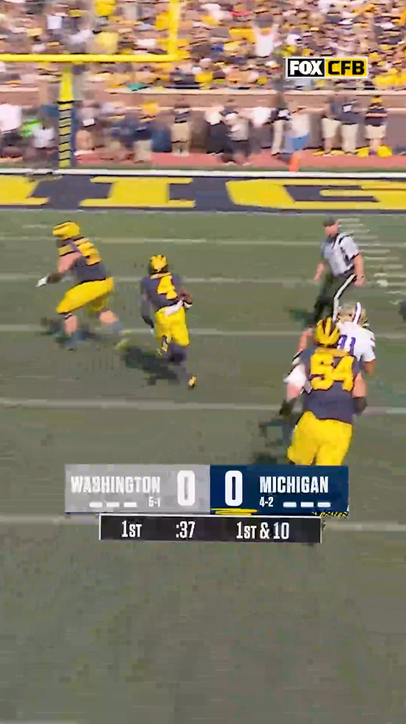 Underwood to Marsh! #Michiganfootball #TD #BryceUnderwood