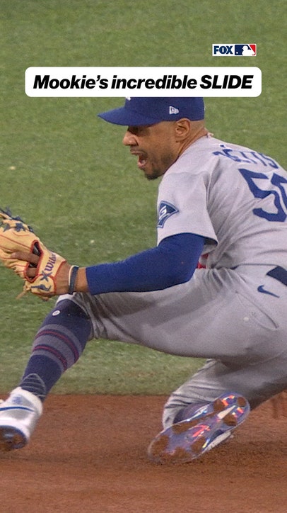 Mookie Betts 🤝 making BIG plays in the World Series 