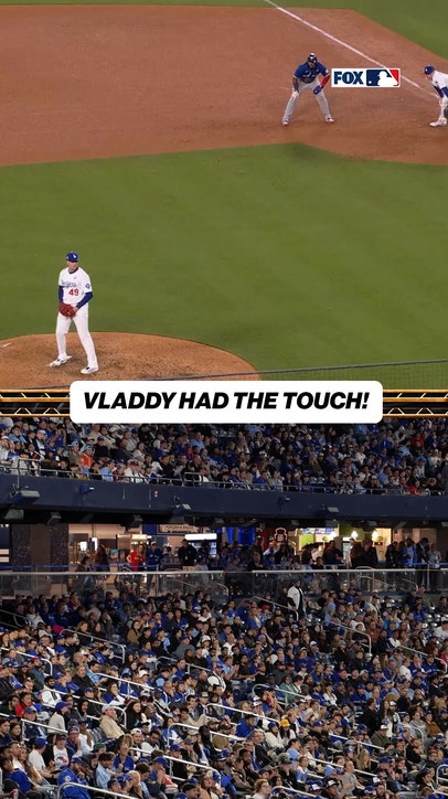 Blue Jays fans go crazy over Vladdy's slide 🗣️