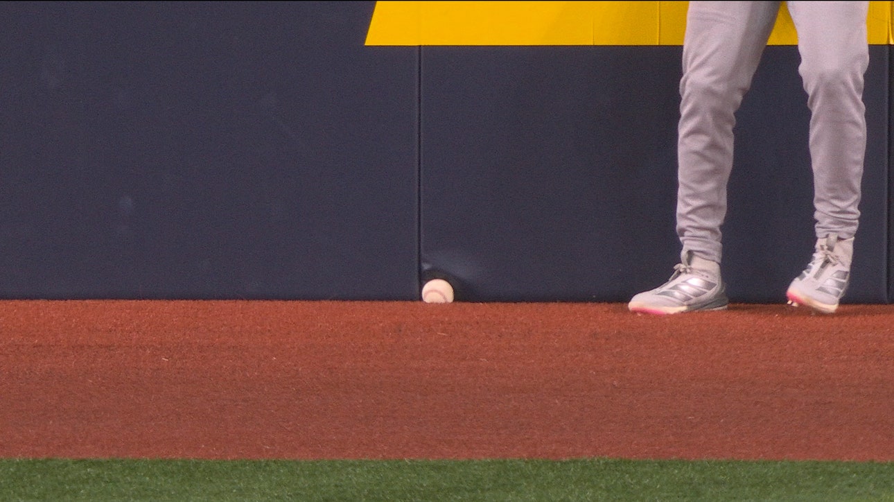 Improbable WALL WEDGIE prevents Blue Jays from tying game in 9th vs. Dodgers in Game 6