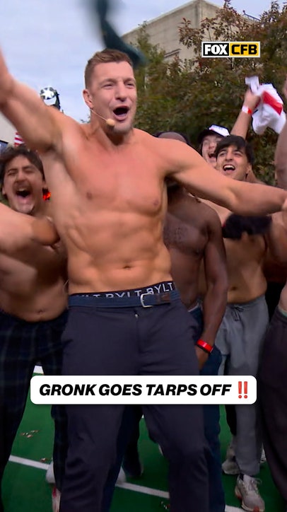 Rob Gronkowski joins in on the shirts off trend 😂