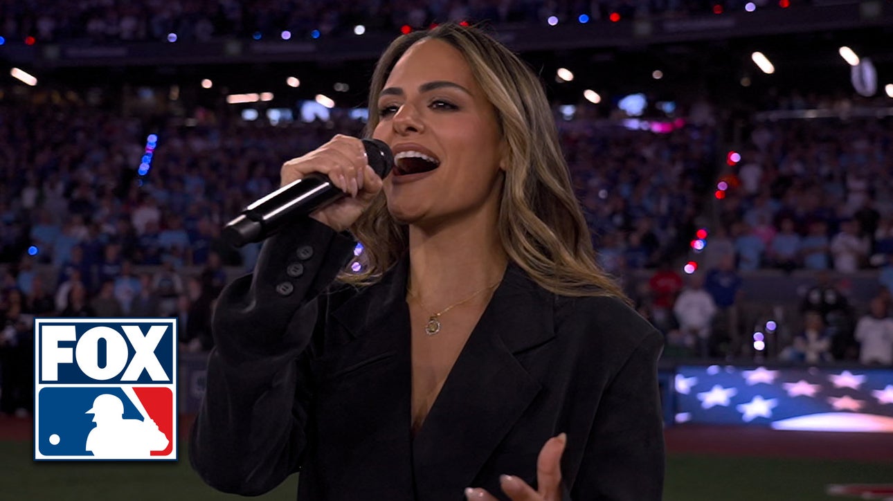 Pia Toscano and Noah Reid perform National Anthems 🇺🇸🇨🇦 ahead of World Series Game 7