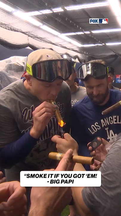 Dodgers ENJOYING Victory Cigars 😁