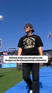 Anthony Anderson introduces the back-to-back champs 🏆