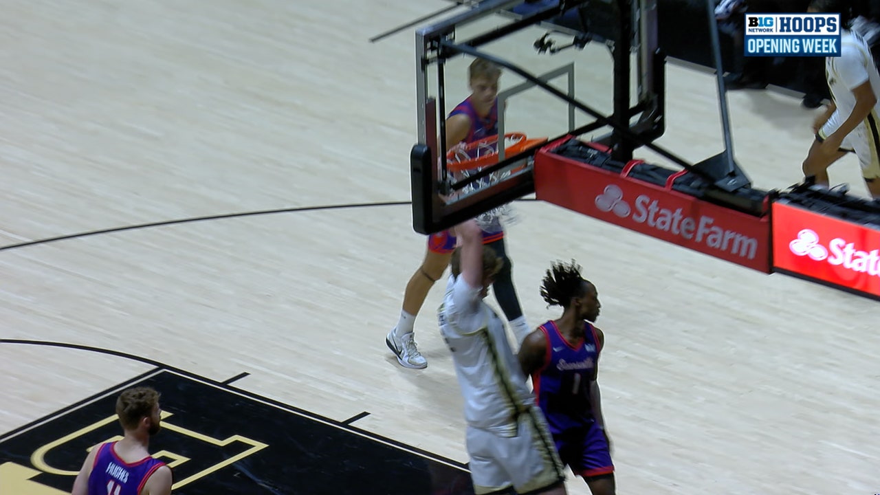 Braden Smith finds Daniel Jacobsen for TOUGH ALLEY-OOP DUNK extending Purdue's lead Evansville