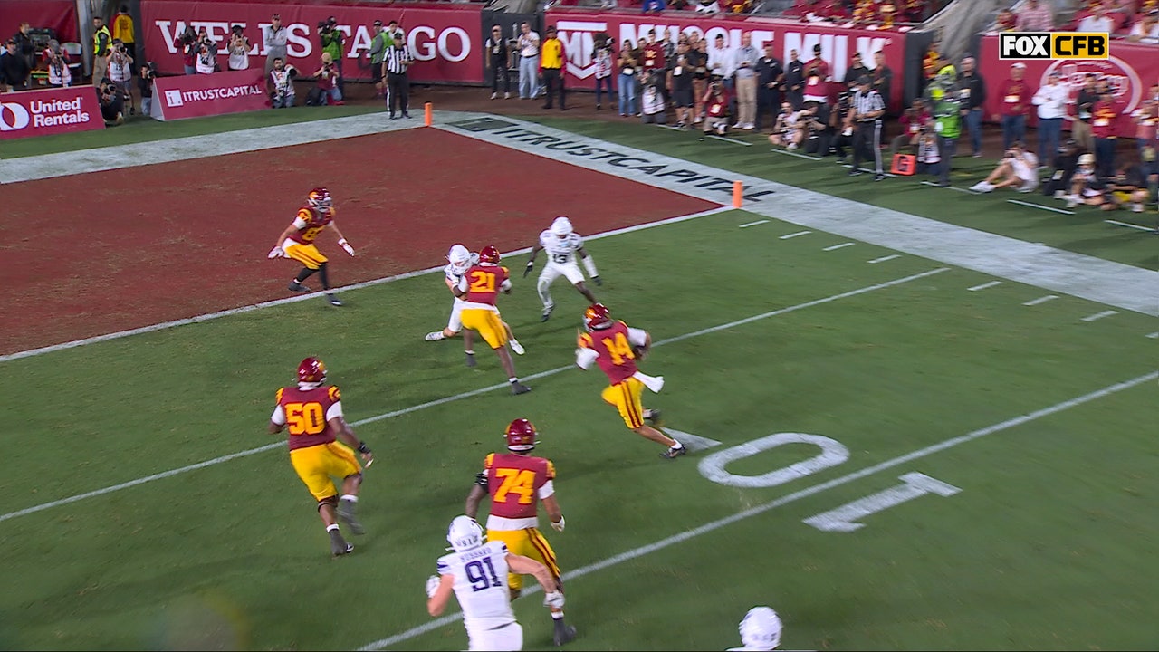 Jayden Maiava rushes for 6-yard TD, giving USC lead over Northwestern