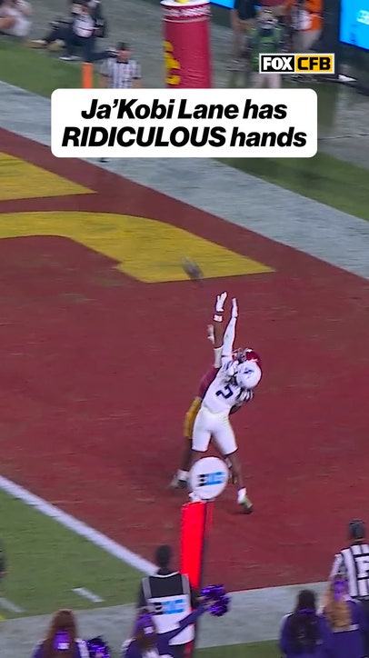 Ja'Kobi Lane with an UNREAL catch 😤