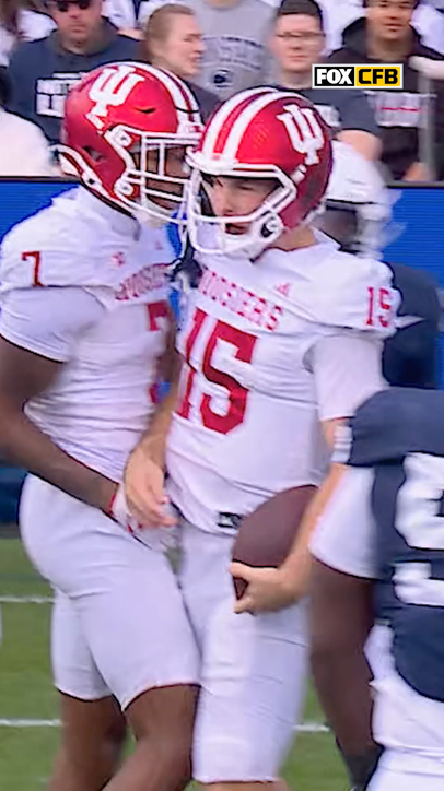 Fernando Mendoza was crafty to get this TD 🔥