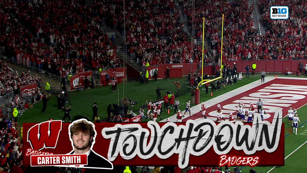Wisconsin defense forces a fumble, leading to Carter Smith’s rushing touchdown to tie game against Washington