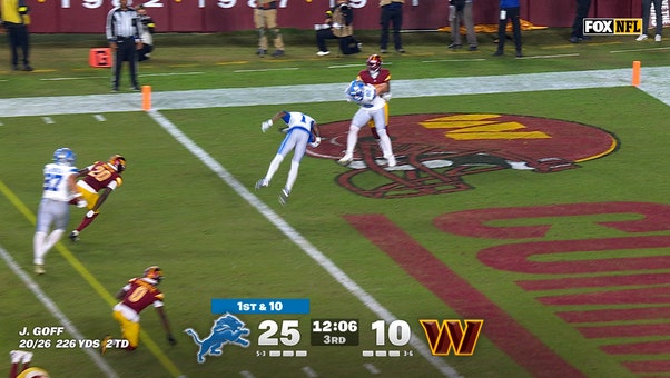 Jared Goff connects with Jameson Williams for 14-yard TD, extending Lions' lead over Commanders