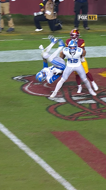 Jameson Williams does a front flip into the endzone for a TD 😎