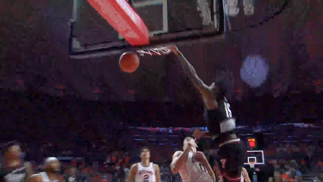 JT Toppin showcases his power with NASTY dunk as Texas Tech trails Illinois in second half