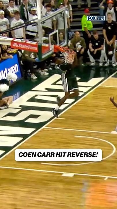 Coen Carr threw it down in reverse off the oop! 🔥