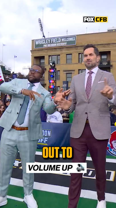When at Wrigley Field you have to sing it 🗣️⚾️🎶