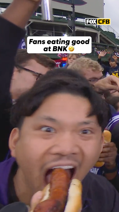 Matt Leinart was feeding the BNK first row 🧑‍🍳