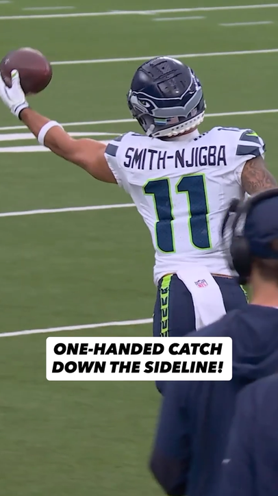 What a one-handed catch by Jaxon Smith-Njigba! 👏