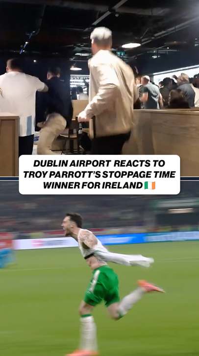 What a moment for these Irish fans as Ireland keeps its FIFA World Cup hopes alive 🇮🇪