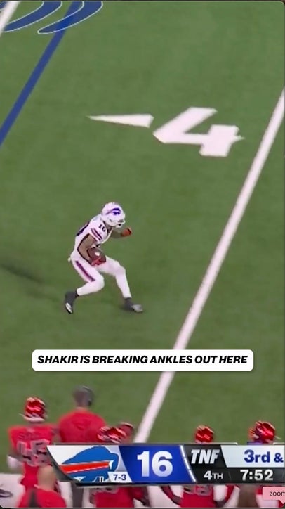 Khalil Shakir with the SHIFTY footwork 🔥