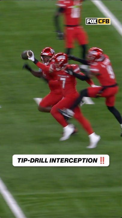 Jake Pope makes the play for UNLV 🙌