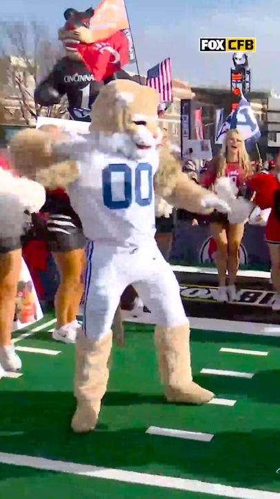 Cosmo, what are YOU DOING?!