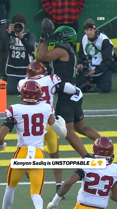 Sadiq makes INCREDIBLE catch to go up 2 scores 🦆