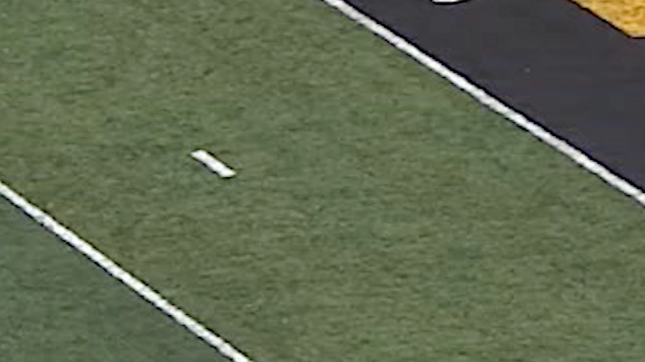 Hawkeyes seal it with the game-winning field goal! 🟡🏈 